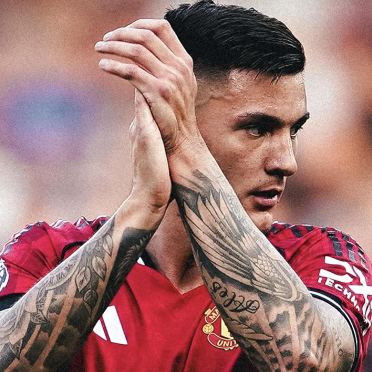 曼联冬季转会欲解决中场人员不足问题的简单介绍