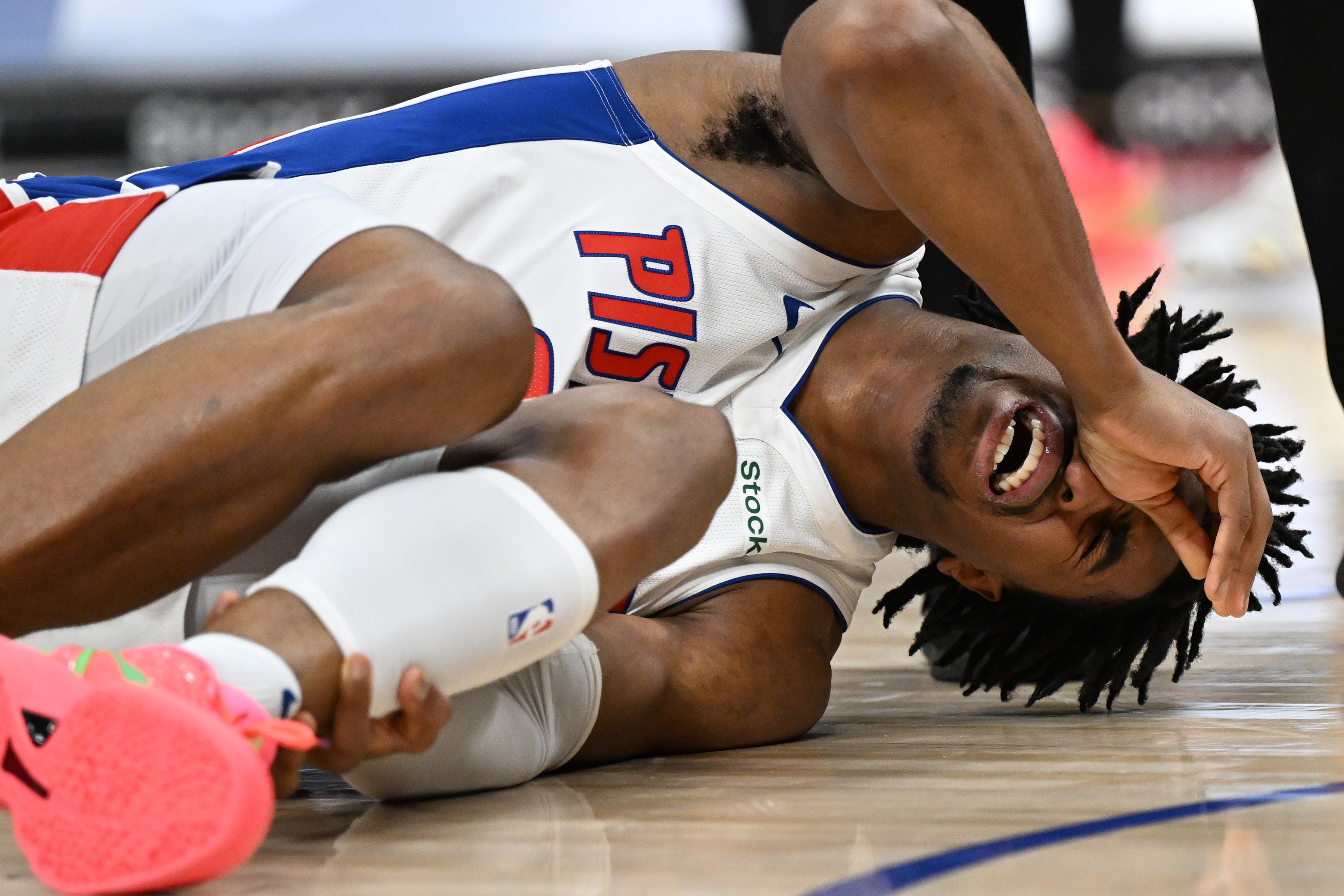 关于NBA球星受伤，赛场再次失去一员大将的信息