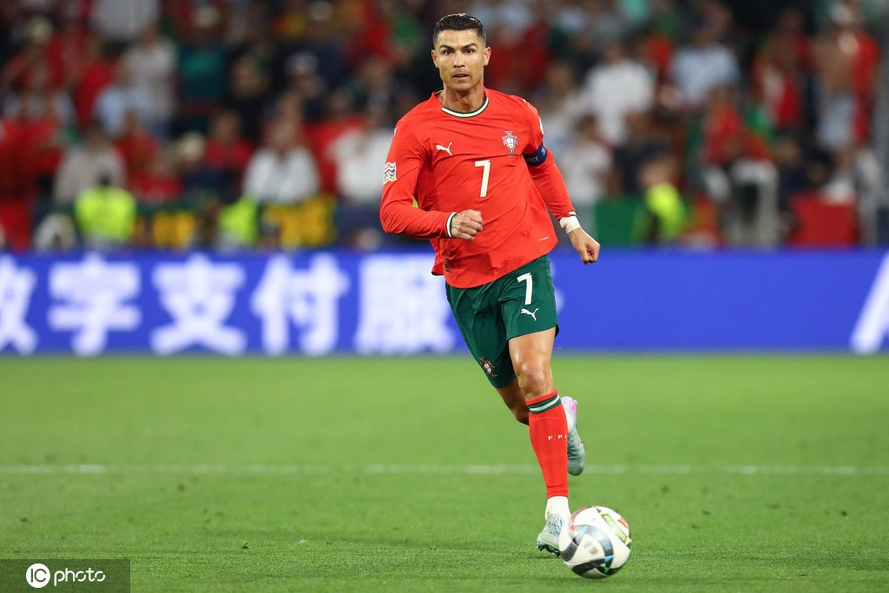 葡萄牙欧洲杯连胜到八强,c罗夺得金球奖了吗