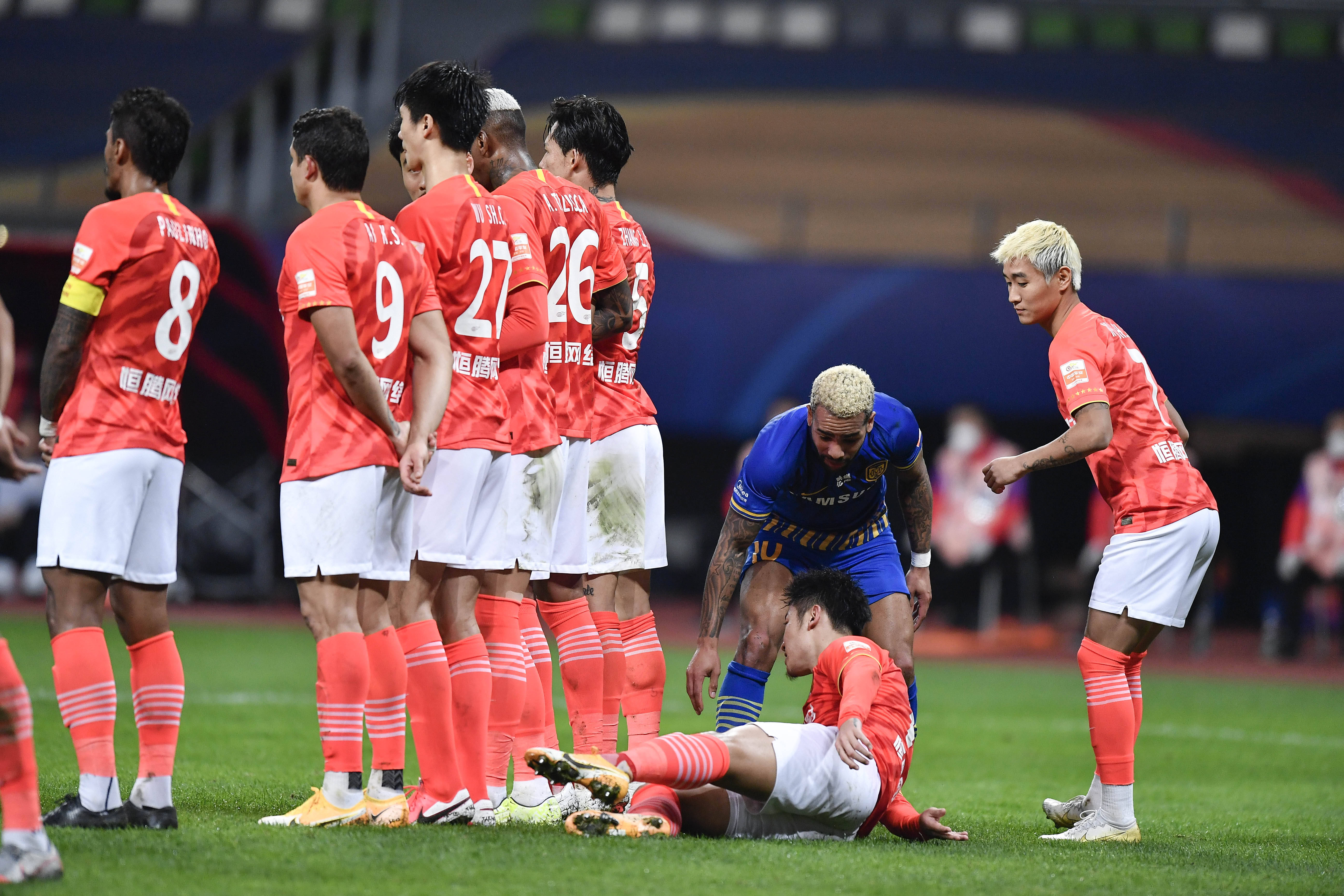 C7娱乐-包含广州恒大平局保红点，稳健发挥拼搏冠军加速的词条