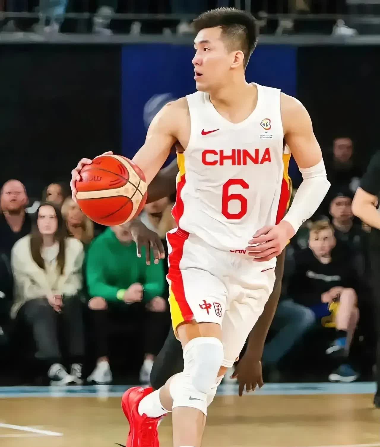 亚洲篮球比赛频现精彩瞬间,球迷沉迷其中的简单介绍 亚洲篮球比赛频现精彩瞬间,球迷沉迷其中的简单介绍